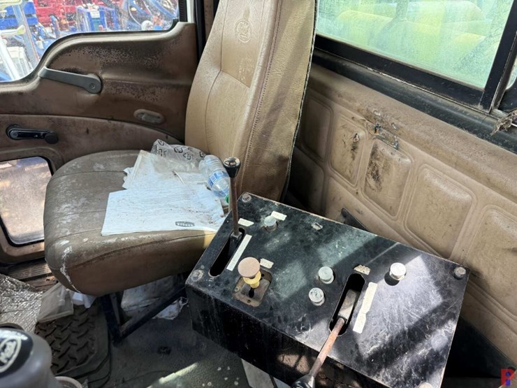 2007-mack-cv713-t/a-65k-gin-pole-winch-truck-image-18