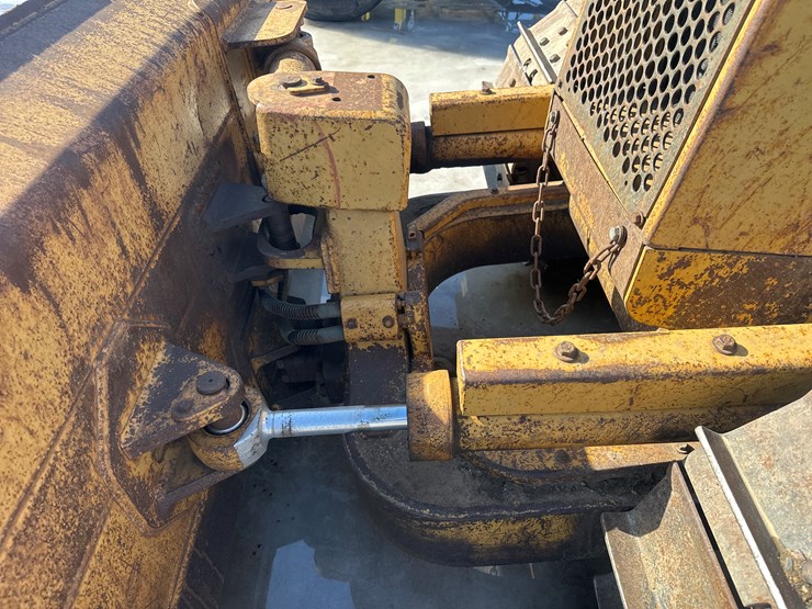 caterpillar-d5c-image-13