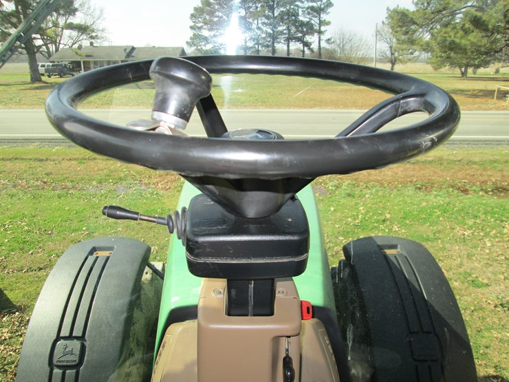 john-deere-8310-image-32