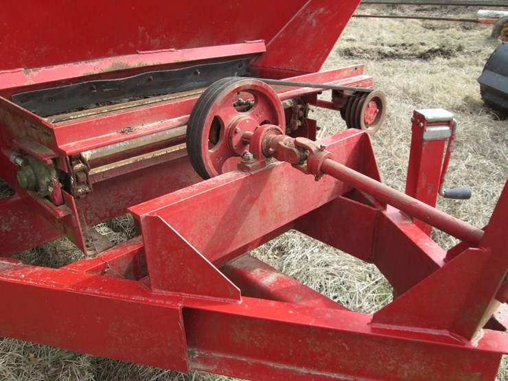 #27354-•-mallett-pull-type-spreader-image-16