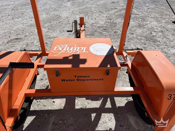 2015-k-and-k-systems-towable-solar-arrow-board-image-7