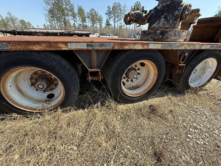 2006-nuttall-40'-x-102"-55-ton-3-axle-narrow-neck-lowboy-image-8