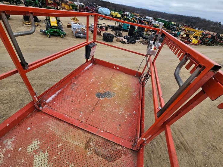 2017-skyjack-sj6832rt-image-28