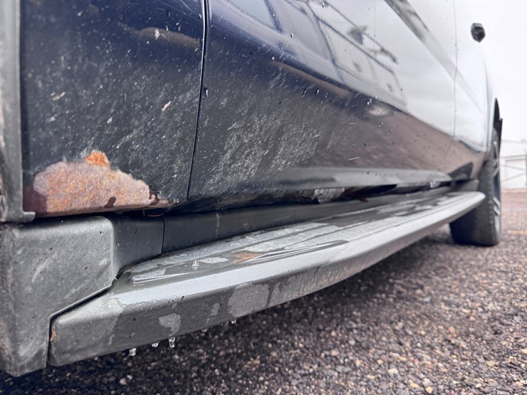 2015-chevrolet-suburban-image-22