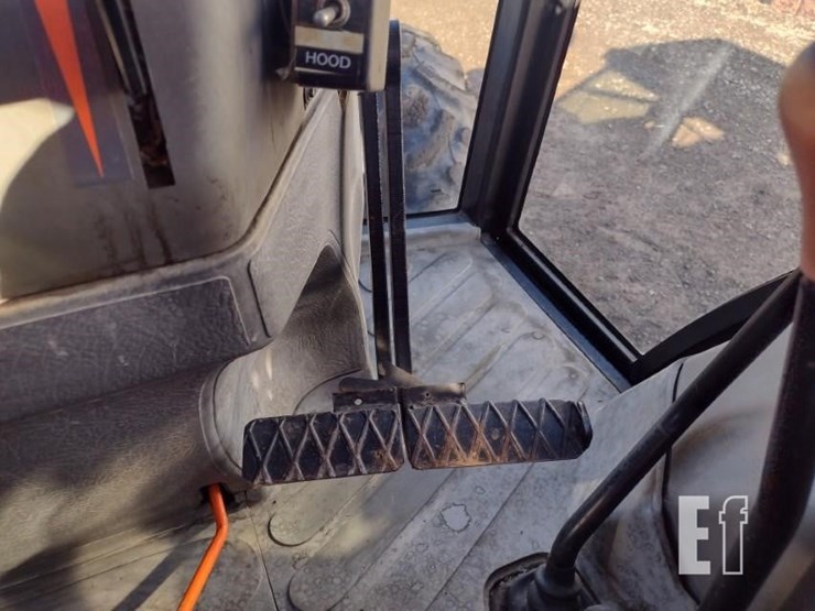 1996-new-holland-4630-image-8