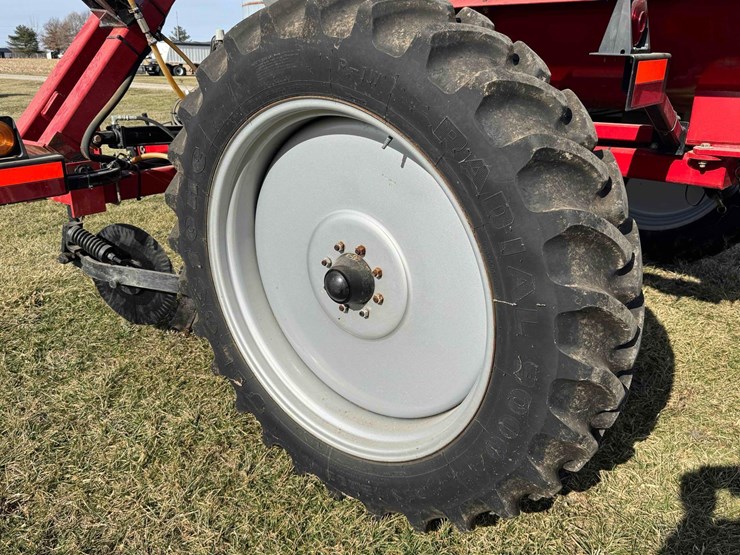 case-ih-2800-image-7