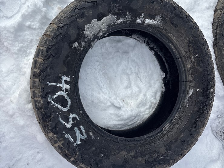 #4053-•-245/70r17-image-1