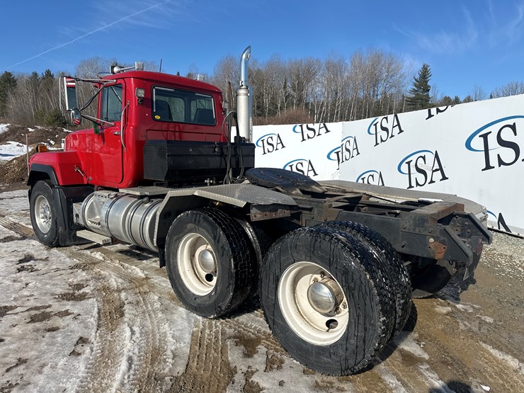2000-mack-rd688s-image-3