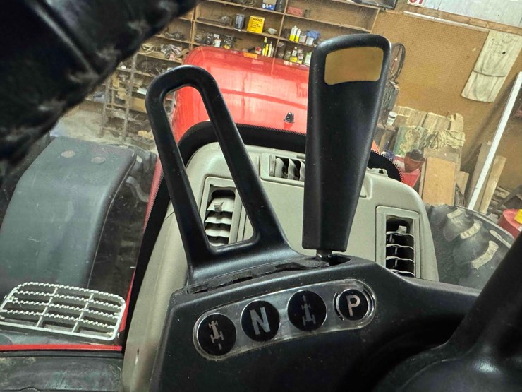 2010-case-ih-275-image-34