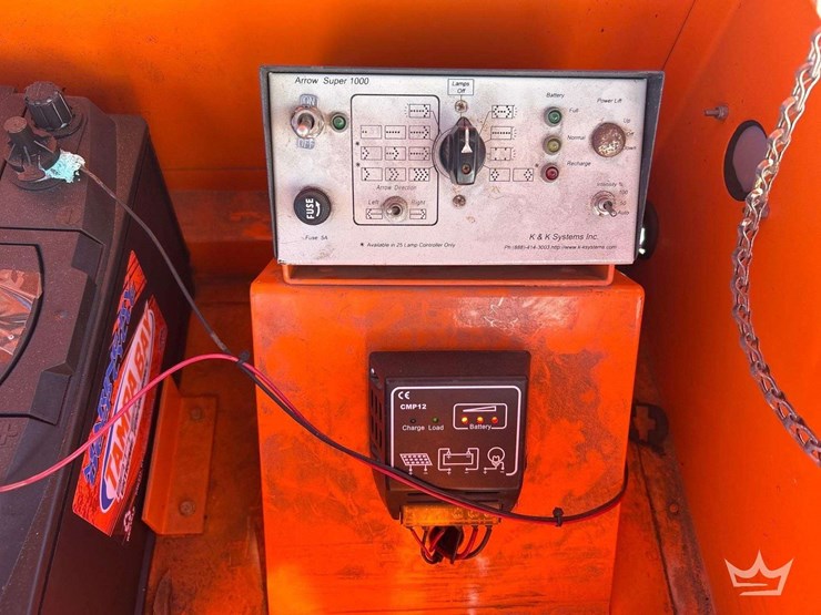 2015-k-and-k-systems-towable-solar-arrow-board-image-6