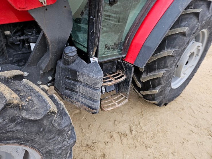 massey-ferguson-4707-image-17