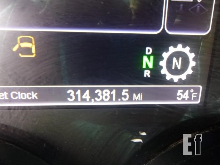 2020-peterbilt-579-image-7