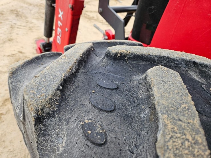 massey-ferguson-4707-image-51