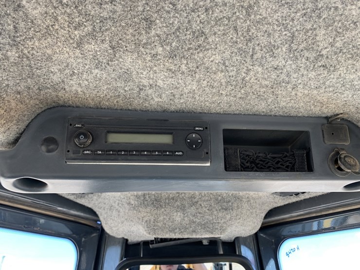 2015-deere-850k-xlt-image-8