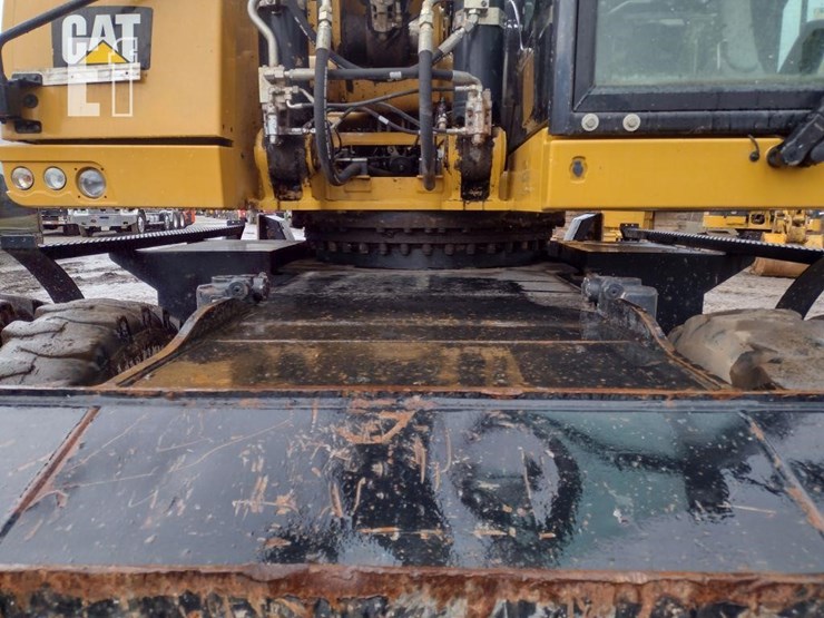 caterpillar-m322f-image-21