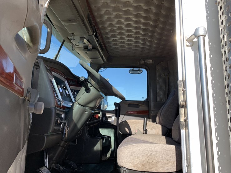 2007-kenworth-t800-image-10