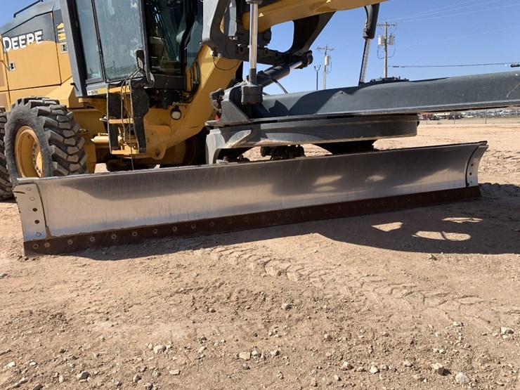 2016-deere-770g-image-2