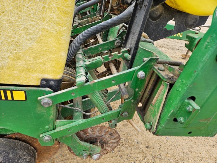 john-deere-7200-image-19