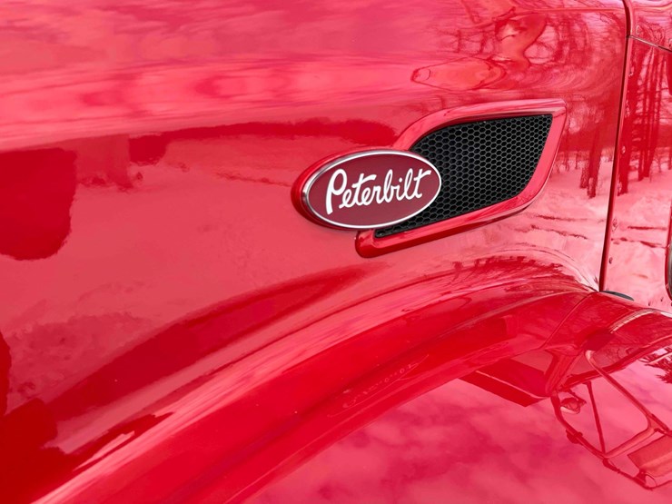 2012-peterbilt-386-image-7