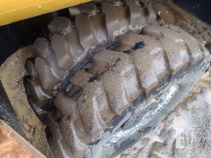 caterpillar-m322f-image-27