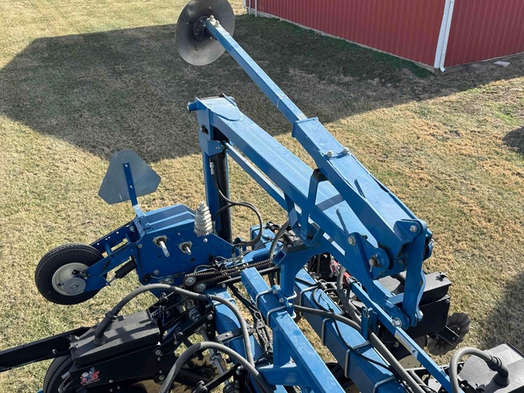 2011-kinze-3600-image-33