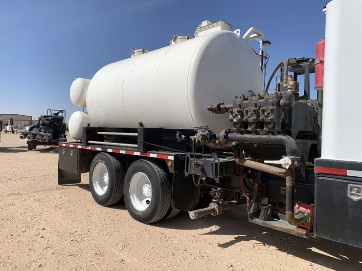 2015-kenworth-t800-image-2