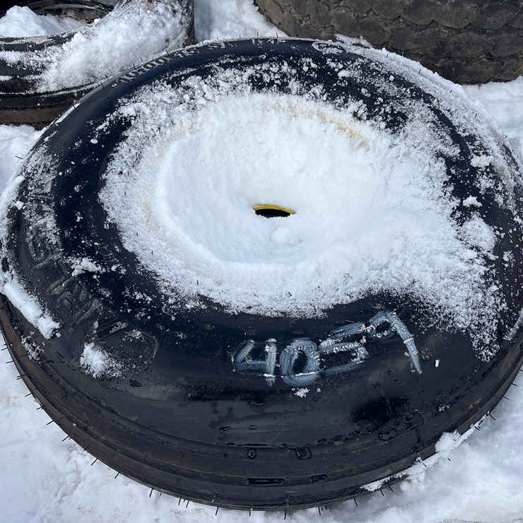 #4059 • 10.00-15SL With Rim