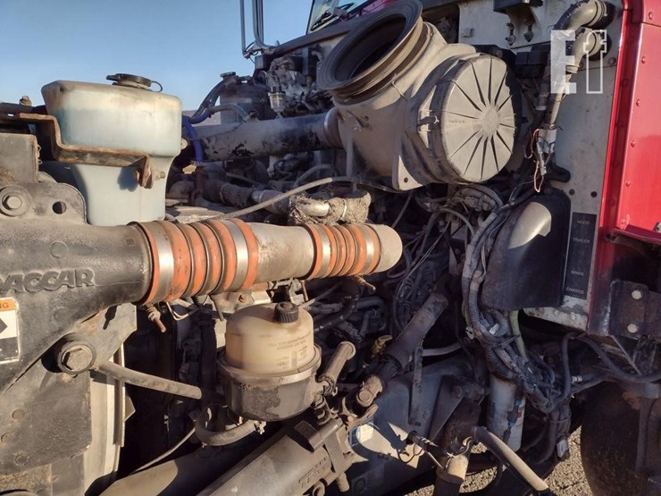 2013-peterbilt-337-image-47