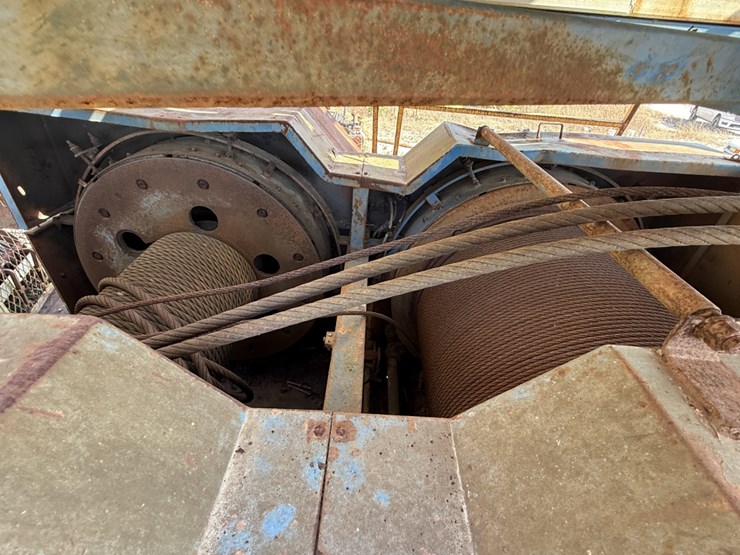 2007-moor-rig-xj60-dd-104'-200k-5-axle-well-service-workover-rig-image-28