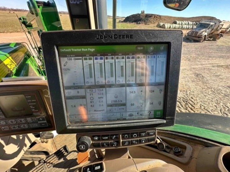 2016-john-deere-7230r-image-33