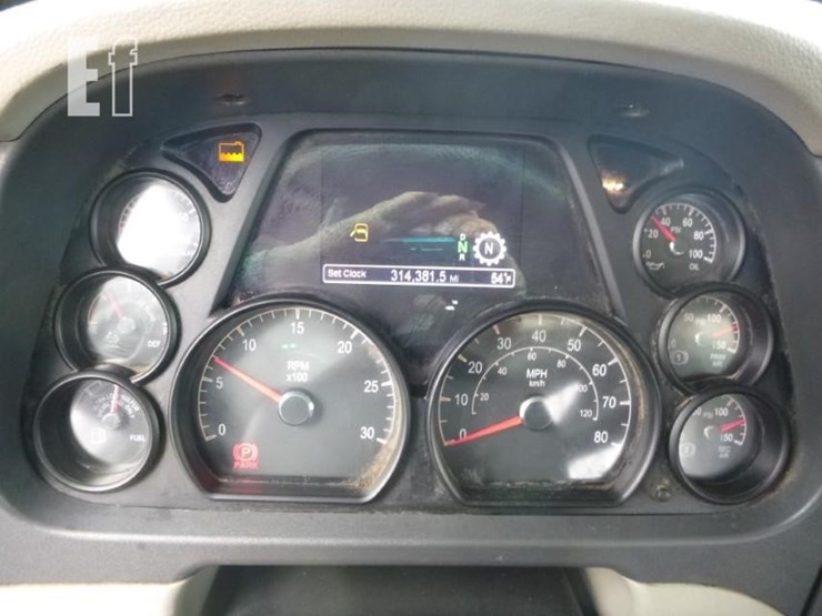 2020-peterbilt-579-image-8