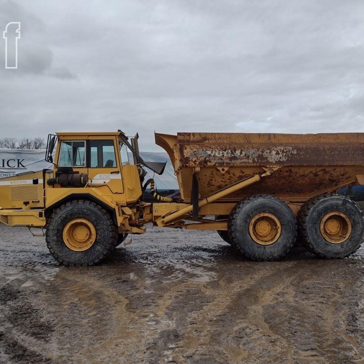 2001 VOLVO A25C