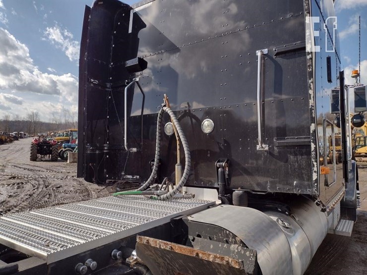 2007-peterbilt-379-image-33