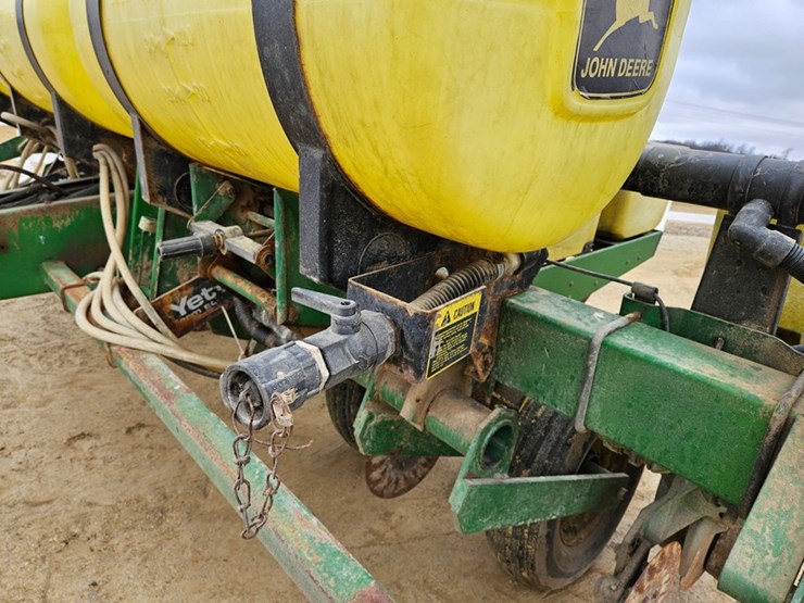 john-deere-7200-image-32