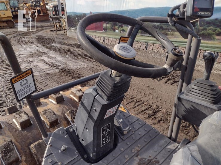 2017-volvo-sd45b-image-11