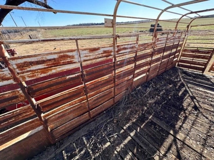 gooseneck-livestock-trailer-image-8