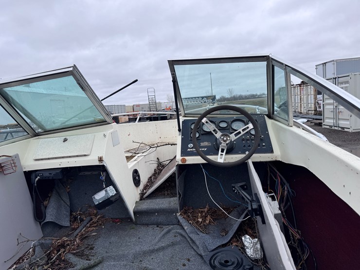 #2040-•-1985-stingray-svb-175ss-boat-(no-title)-image-18