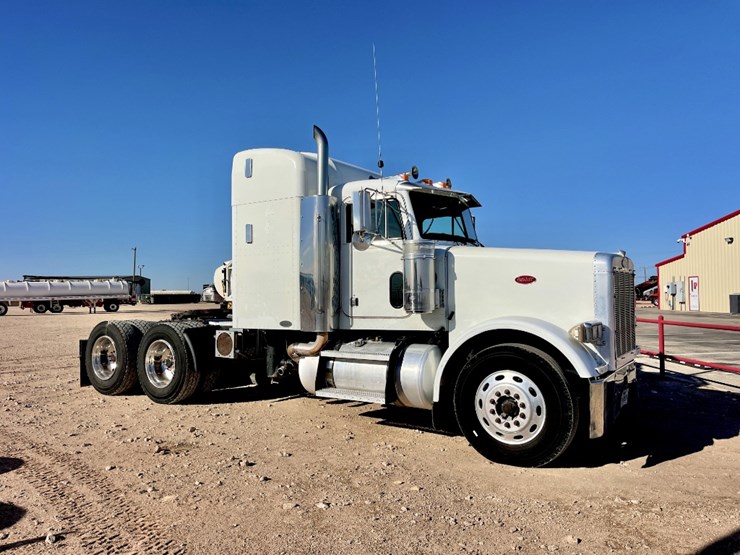 2002-peterbilt-378-image-1