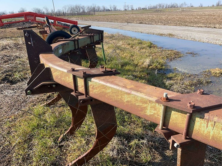 john-deere-900-7-bottom-u-frame-subsoiler-image-3