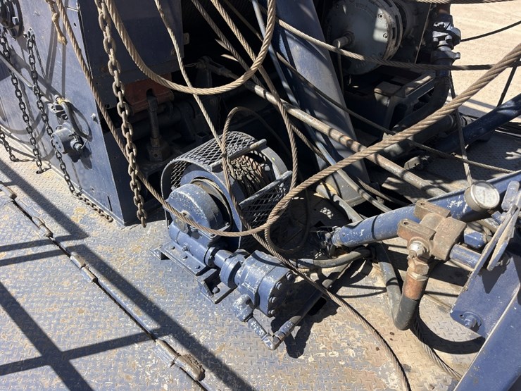 1982-rig-tech-450-series-well-service-rig-image-19