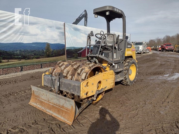 2017-volvo-sd45b-image-35