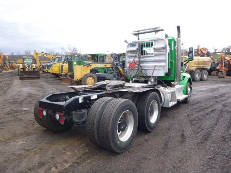 2020-peterbilt-579-image-34