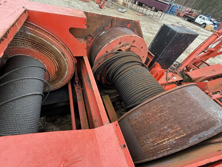 2008-crown-ce600-dd-5-axle-well-service-workover-rig-for-parts-image-13