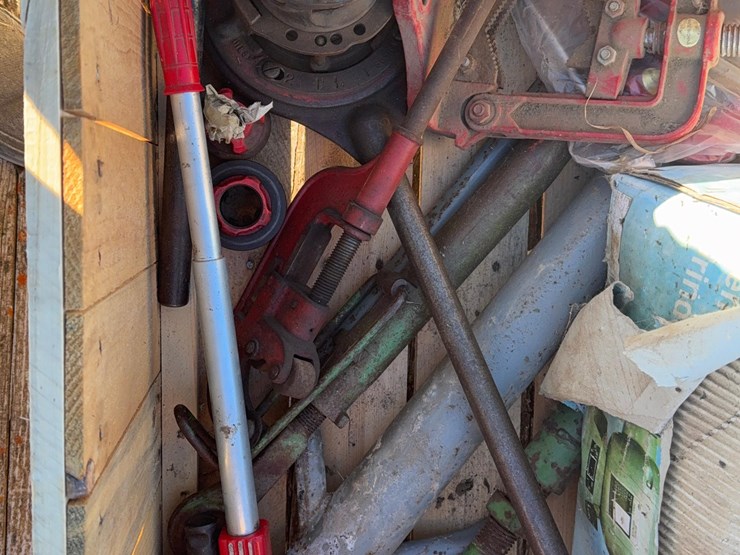 ridged-tools-,-bench-grinder-image-2