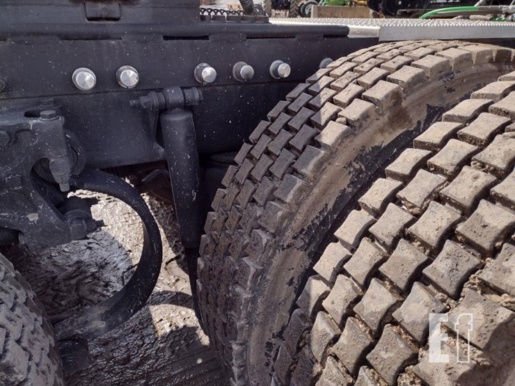 2007-peterbilt-379-image-31