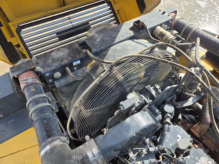 komatsu-hm400-2-image-45