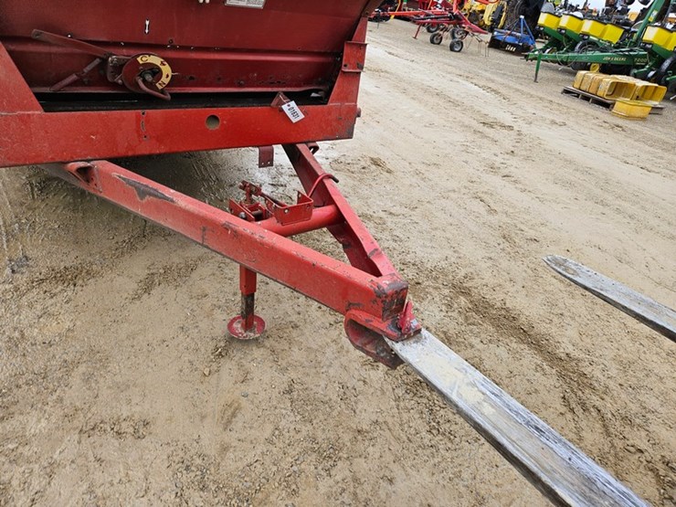 new-holland-185-image-9