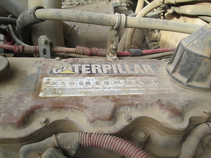 2001-freightliner-fl70-image-36