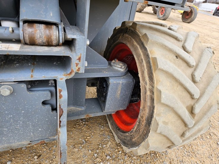 2017-skyjack-sj6832rt-image-40