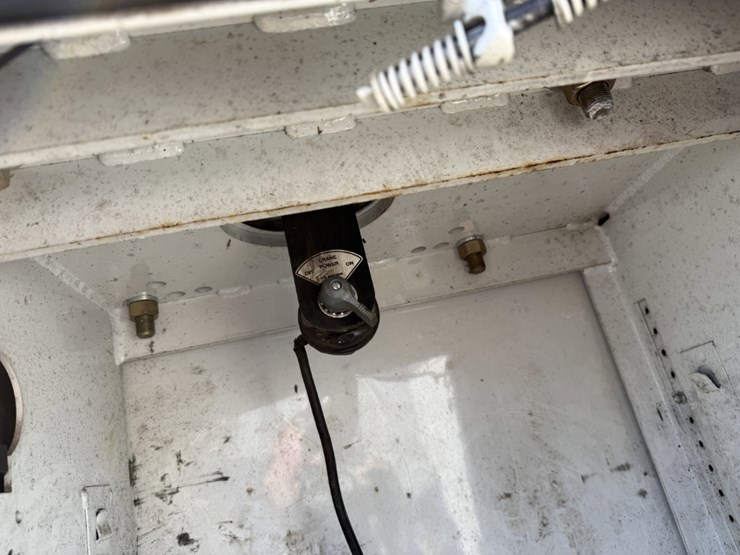 2010-ford-f550-xl-image-8